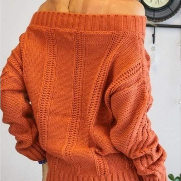 Cable Knit On or Off Shoulder Sweater - Picture 2 of 3